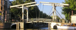 Sloep huren Amsterdam Boaty Amsterdamse grachten zelf varen