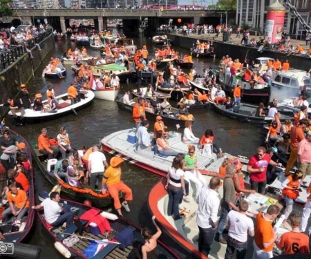 Boot huren Koningsdag Amsterdam