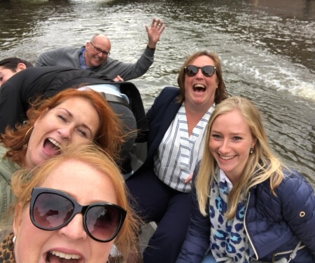 Teamuitje Amsterdam boot grachten varen