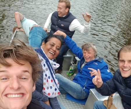 Bedrijfsuitje Amsterdam boot varen Bedrijfsuitje Amsterdam boot varen