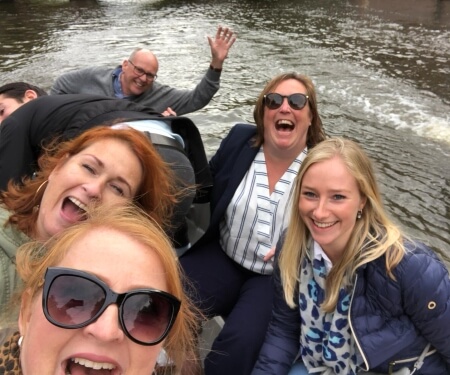Teamuitje Amsterdam boot grachten varen Teamuitje Amsterdam boot grachten varen
